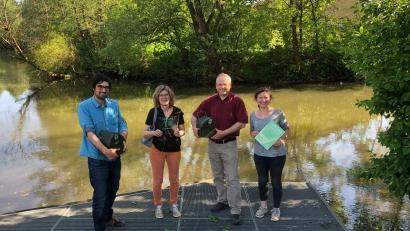 Bild: Corinna Loewert, Stadt Amberg/exb
Eine neue Kooperation: Christopher Trepesch, Vorsitzender LBV Kreisgruppe Amberg-Sulzbach, Bärbel Neumüller, Amt für Stadtentwicklung Amberg, Michael Scharl, Kassier LBV Kreisgruppe Amberg-Sulzbach und Corinna Loewert, Klimaschutzmanagerin Stadt Amberg. (von links).