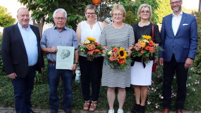 Bild: bk
Die Geehrten Rudolf Grimm, Karin Hoffmann, Regina Dehling, Eva Birkmüller. Ihnen gratulierten Frank-E.Kirchhof und Michael Sommer.