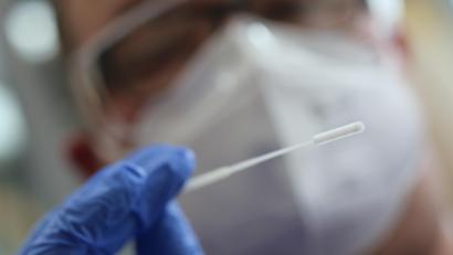 Symbolbild: Matthias Bein/dpa
Im Landkreis Tirschenreuth gab es innerhalb einer Woche 345 positive Coronatests.