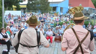 Archivbild: fjo
Auf fünf schöne, angenehme Serenadenabende - wie im Vorjahr - hofft die Marktgemeinde bei ihrem neuen Programm. Mit dabei sind auch wieder "Die zwoa Schneidig'n".