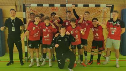 Bild: Weigl/exb
Die B-Jugend-Handballer des HC Sulzbach bejubeln ihre Qualifikation für die Bayernliga.