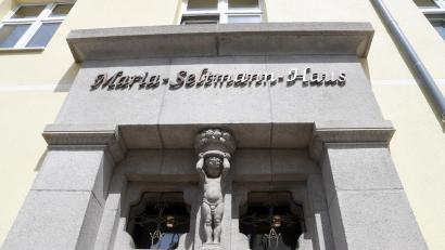 Bild: Gabi Schönberger
Die Maria-Seltmann-Stiftung, die das Maria-Seltmann-Haus fördert, hat die Porzellanfabrik Seltmann auf eine Millionenzahlung verklagt.