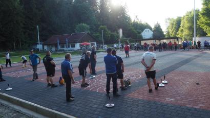 Bild: krb
Das erste Turnier auf der nagelneuen Pflasterbahn in Neustadt.