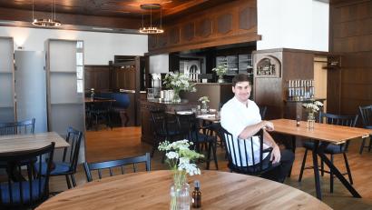 Bild: Gabi Schönberger
Adrian Kuhlemann und sein Restaurant "Kuhlemann" werden von dem kulinarischen Ratgeber von Gault&Millau als Entdeckung des Jahres ausgezeichnet.