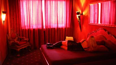 Symbolbild: Oliver Berg/dpa
Eine 25-Jährige hat sich in Oberfranken der illegalen Prostitution schuldig gemacht.