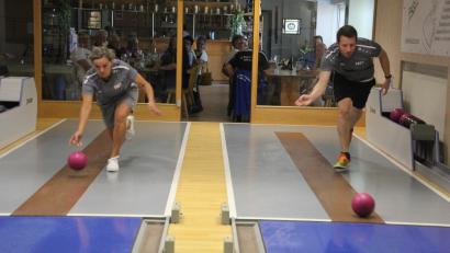 Bild: kro
Bettina Lux und Michael Bindl beim Trainieren auf der Anlage in Eberts Kegelsportcenter.