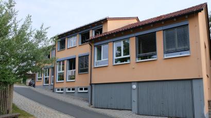 Bild: le
Ein volles Haus und lange Wartelisten konstatiert der Kindergarten „Unterm Regenbogen„ des Diakonievereins in der evangelischen Kirchengemeinde St. Johannes Baptista. Eine Erweiterung tut not, doch die Behörden lassen sich Zeit.