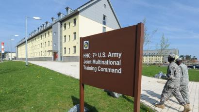 Archivbild: Armin Weigel
In die Modernisierung der Gebäude auf dem Übungsplatz soll in den kommenden Jahren viel Geld fließen.