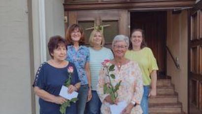 Bild: mma
Ehrungen bei der Frauen-Union Hahnbach (von links): Waltraud Barnutz, Vorsitzende Evi Höllerer , stellvertretende Vorsitzende Anneliese Hoffmann, Klara Rauch und stellvertretende Vorsitzende Claudia Graf.
