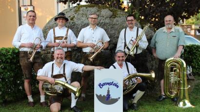 Bild: exb
Die Blaskapellengruppe "Bernstein 7" spielt am Sonntag, 17. Juli, um 17 Uhr im Winkler-Garten zugunsten des Philipp-Neri-Werks auf.