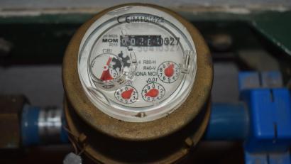 Bild: bnr
Die alten Wasserzähler haben in Pfreimd bald ausgedient und werden durch elektronische Zähler ersetzt.