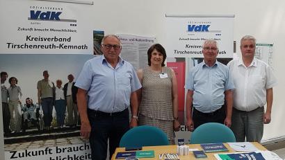 Bild: Barbara Bannert/exb
Sibyllenbad-Leiter Gerhard Geiger (Zweiter von rechts) begrüßte zum Informationstag des VdK im Sibyllenbad Thomas Stöckl (rechts) und Renate Bauer (Zweite von links) vom VdK-Kreisverband Tirschenreuth-Kemnath in Wiesau sowie den VdK-Kreisvorsitzenden Georg Brand (links).