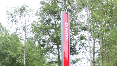 Bild: kro
Acht Meter hoch ist die Stele der Toleranz am Grenzübergang bei Waldsassen.