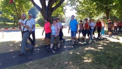 Bild: Hans Lobinger/exb
Von Schwarzenfeld aus machten sich die Teilnehmer auf den 22 Kilometer langen Weg nach Amberg.