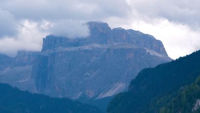 Bild: picture alliance / Ursula Düren/dpa
Am Marmolata, dem höchsten Berg der Dolomiten, gab es einen Gletscherabbruch.
