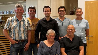 Bild: Siedlergemeinschaft Wildenau/exb
Die Führungsmannschaft der Siedlergemeinschaft Wildenau: (von links) Günther Helm, Peter Walter, Vorsitzender Michael Renner, Thomas Scheibler und Karl Mark sowie (sitzend) Maria Dürnhofer und Michael Zölch.