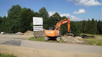 Bild: mmj
Im Ortsteil Waldhäuser laufen künftig neben den Arbeiten für die neue Abwasseranlage auch die für die neue Wasserleitung.