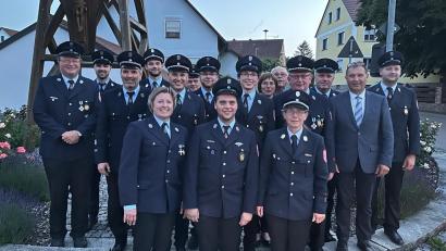 Bild: Michael Kiener/exb
Die Wahl des neuen Verwaltungsrates stand im Mittelpunkt der Jahreshauptversammlung der Feuerwehr Iffelsdorf.