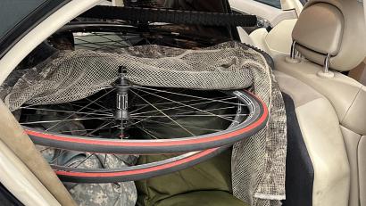 Bild: exb/Grenzpolizei Waidhaus
Das Auto des Tschechen ist bis oben gefüllt mit Diebesgut.