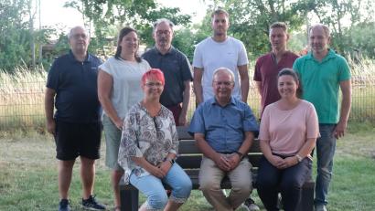 Bild: Irmgard Graser/exb
Der Vorstand des FWB (vorne von links) Barbara Krauthahn, Wolfgang Graser, Christiane Davis sowie (hinten von links) Thomas Busch, Julia Böhm, Rudi Fuchs, Stefan Forster, Raimund Pöllmann und Dominik Kormann.