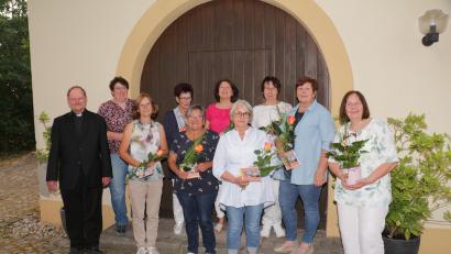 Bild: rpp
15 langjährige Mitglieder zeichnete der Frauenbundes in Kastl aus. Im Bild: (vorne, von links) Pfarrer Heribert Stretz, Anita Wolf, Rosa Dötsch, Renate Zaloga sowie (hinten, von links) Andrea Zeitler, Sieglinde Walter, Elisabeth Streng, Evi Sertl, Maria Uhl und Bezirksvorsitzende Elke Burger.