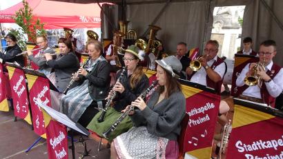 Bild: hm
Die Stadtkapelle unterhielt die Festbesucher beim Frühschoppen und während der Mittagszeit.