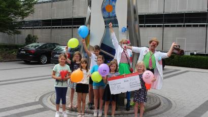 Bild: Michael Reindl/exb
Spendenübergabe