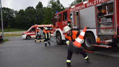 Bild: fla
Eine Unfallstelle muss im Ernstfall zügig abgesichert werden. Auch das ist Teil der Leistungsprüfung.
