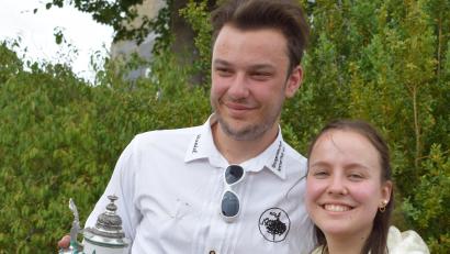 Bild: Gerhard Dörfler
Das neue Oberkirwapaar: Carina Haag und Daniel Ball.