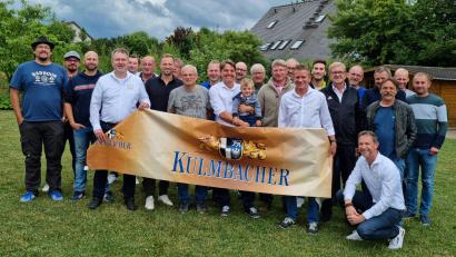 Bild: Markus Lange/exb
Beim Benefiz-Schafkopf-Turnier des "Vierzack" Tirschenreuth kam eine Spendensumme in Höhe von 1900 Euro zusammen. Turniersieger Klaus Abter darf bestimmen, welche Einrichtung die Spende erhält.