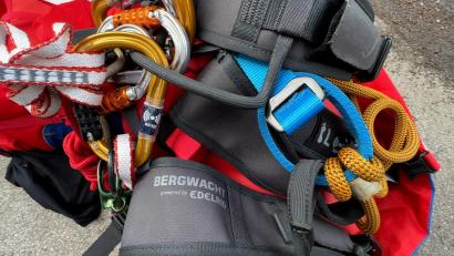 Symbolbild: eik
Die Bergwacht kümmerte sich zusammen mit der Feuerwehr um die Rettung eines Verletzten auf einer Baustelle in Weiden.