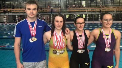 Bild: rbg
Auf Medaillenjagd ging ein Quartett des Tirschenreuther Schwimm-Clubs bei den offenen Thüringer Meisterschaften in Erfurt (von links): Fynn Legat, Anna Schwöd, Sandra Beinrucker und Milena Franz.
