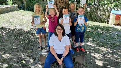 Bild: Kerstin Dilling/exb
Die Vorschulkinder des Kindergartens St. Anna wissen jetzt, worauf es bei der Ersten Hilfe ankommt.