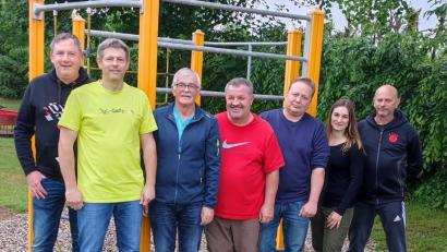 Bild: rgr
Philipp Wächter-Sperber (Mitte)geht mit seinem bewährten Vorstandsteam (von links) Tobias Wolf, Lorenz Kraus, Siegfried Schieder, Georg Haupt, Constanze Stümpfl und Jürgen Ulm in die neue Amtsperiode.