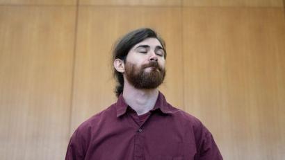 Bild: Boris Roessler/dpa
Franco A. steht unter Terrorverdacht - heute wird das Urteil gesprochen.