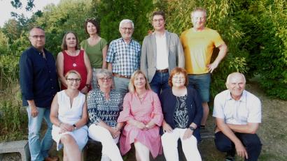 Bild: Armin Aichinger/exb
Der neu gewählte Vorstand des BLLV-Kreisverbandes Neustadt/WN mit Vorsitzender Angelika Luber (vorne, Dritte von links).