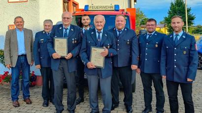 Bild: Feuerwehr Ranna
Bei der Ehrung (von links): Joachim Neuß, Kreisbrandinspektor Hans Sperber, Bernhard Bachmann, Jan Albersdörfer, Gerhard Klier, Fabian Schwemmer, Daniel Winter und Sebastian Schwemmer.