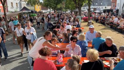 Bild: Gustl Beer
Das Bürgerfest in Neustadt ist nach zweijähriger Pause bestens besucht.