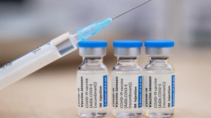 Symbolbild: Daniel Karmann/dpa/Symbolbild
Fast 60 000 Ungeimpfte sind im bayerischen Gesundheitswesen beschäftigt sind, ein Bußgeld hat noch keiner bekommen.