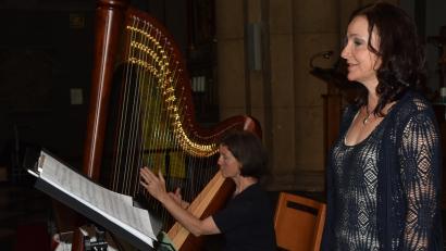 Bild: hcz
Die Interpretinnen (von links) Veronika Miller-Wabra (Harfe) und Dagmar Spannbauer (Gesang).