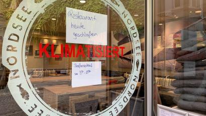 Bild: Gabi Schönberger
Bis einschließlich Mittwoch gibt es bei Nordsee in Weiden keinen Restaurantbetrieb. Schuld ist eine Mischung aus Krankheitsfällen und Personalmangel.