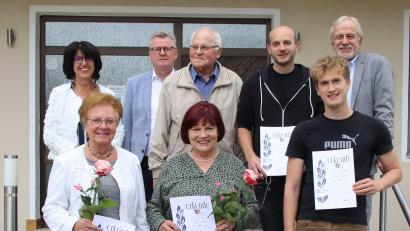 Bild: mfh
V.l.n.r.: Vorne: Rita Götz, Klara Brand, Martin Zimmermann. Hinten: Gisela Promm, Bürgermeister Michael Göth, Karl Hering, Michael Frühling, 1. Vorsitzender Georg Peters.