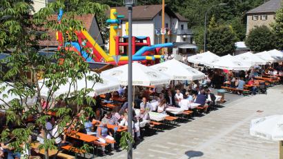 Bild: soj
Bei sonnigem Wetter waren die Sonnenschirme sehr gefragt.