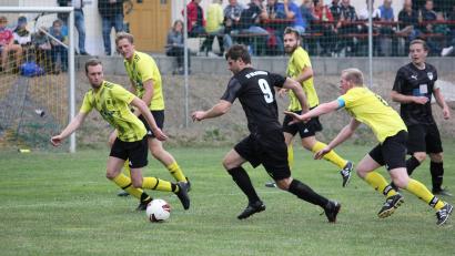 Bild: Johanna Popp/exb
Spannend ging es beim Gemeindepokalspiel des SV Wildenreuth gegen den TSV Erbendorf zu.