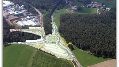 Luftbild: Georgi
Der Plan des Kreisels mit seinen vier Knotenästen