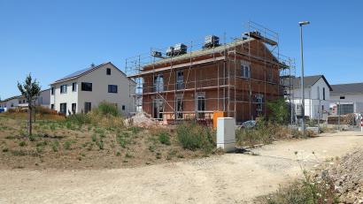 Bild: Wolfgang Steinbacher
Wer jetzt in Amberg baut, soll schon ab 2023 mehr Grundsteuer zahlen. So empfiehlt es zumindest der Hauptverwaltungs- und Finanzausschuss dem Stadtrat, der am 25. Juli darüber final entscheidet.