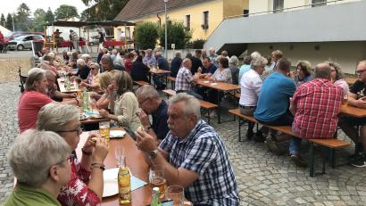 Bild: Eichl
Die Flosser SPD hat auf dem Rathausvorplatz mit Freunden ihr Sommerfest gefeiert.