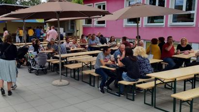 Bild: Förderverein Kindergarten St. Josef Wiesau/exb
Nicht nur Eltern feierten beim Sommerfest des Kindergartens Sankt Josef.