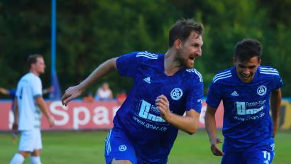 Bild: war
Ex-Regionalliga-Kicker Mario Zitzmann sorgte mit seinen zwei Treffern für den Auerbacher 2:1-Sieg in Etzenricht.