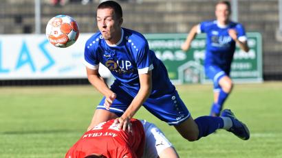 Bild: G. Büttner
Fabian Helleder wird seine Zweikampfstärke künftig für die DJK Ammerthal unter Beweis stellen.